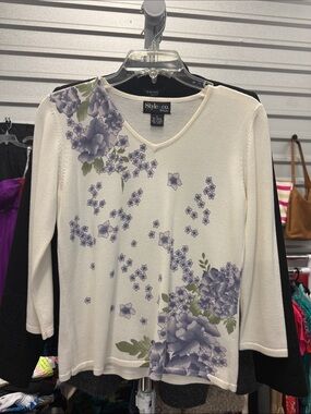 Style & Co. Cream Long Sleeve V-Neck Top with Lavender Floral Print